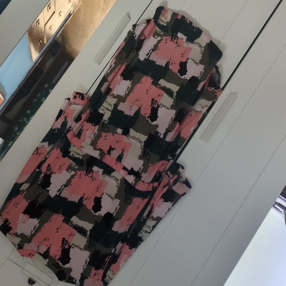 Apricot size 10 drawstring waist dress in greens, pink, and black! - Picture 7 of 8